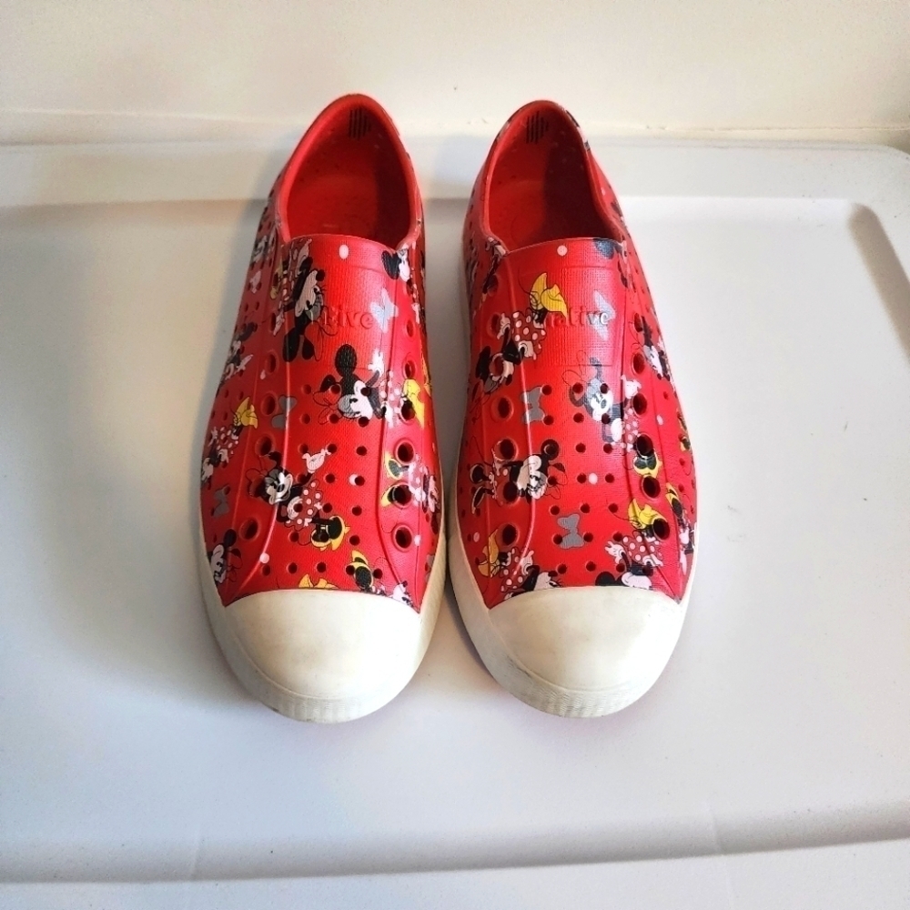 Native x Disney Minnie Mouse Shoes Size 8